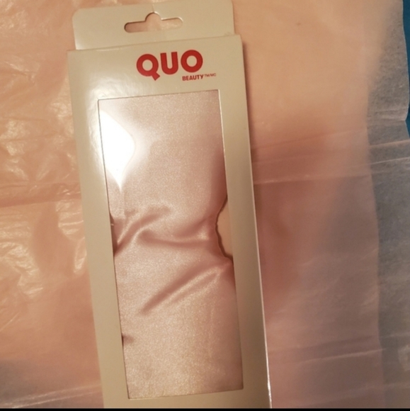 BNIB Pink Satin Sleep Eye Mask - Picture 4 of 4